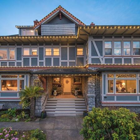 Dashwood Manor Seaside Bed & Breakfast Виктория Екстериор снимка