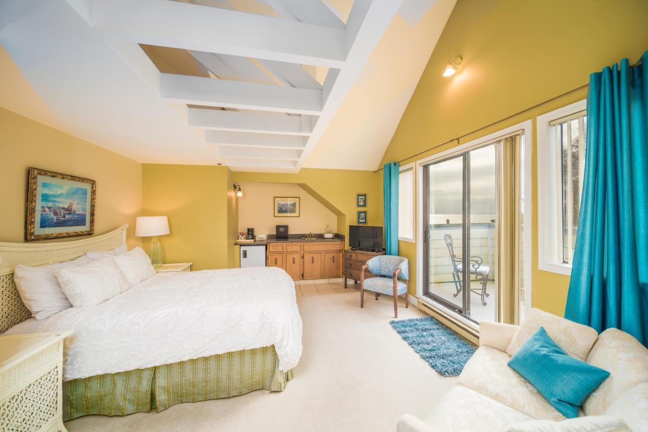 Dashwood Manor Seaside Bed & Breakfast Виктория Екстериор снимка
