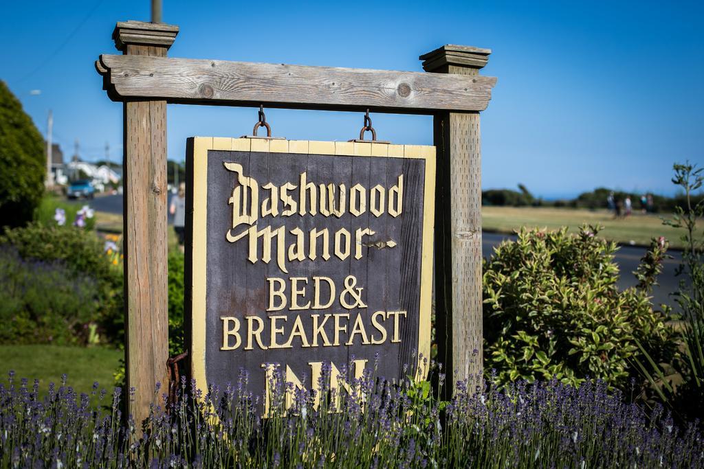Dashwood Manor Seaside Bed & Breakfast Виктория Стая снимка