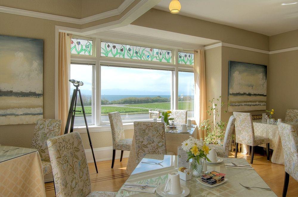 Dashwood Manor Seaside Bed & Breakfast Виктория Екстериор снимка