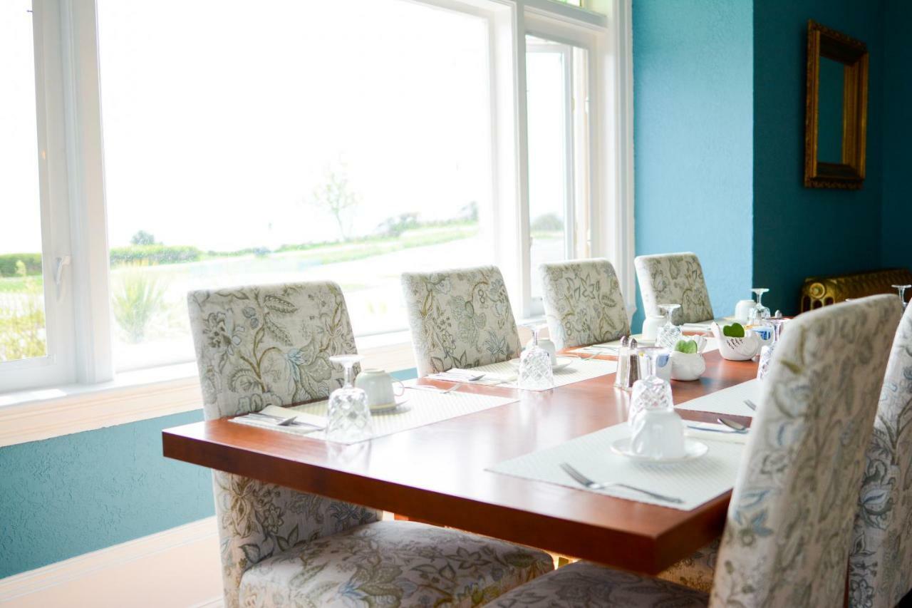 Dashwood Manor Seaside Bed & Breakfast Виктория Екстериор снимка